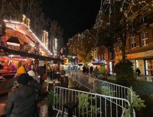 Weihnachtsmarkt in Leer und Weihnachtskonzert  in der Bremer Glocke