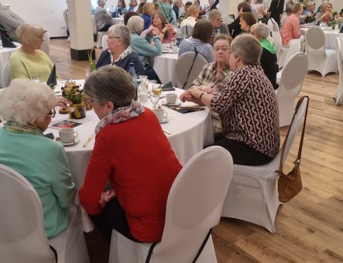 Frauenfrühstück mit „Reinigungstrupp“